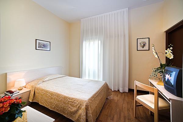 Hotel B&B Risorta อาบาโนแตร์เม ภายนอก รูปภาพ